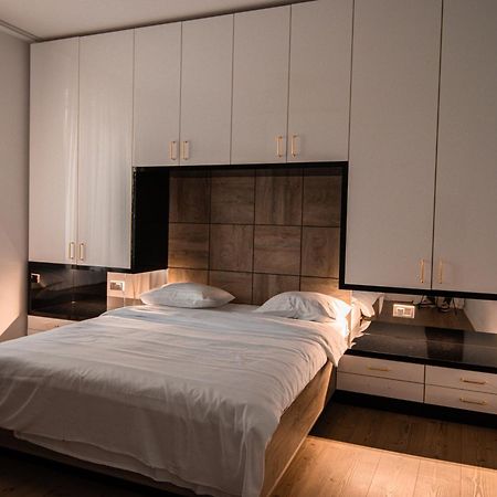Old Town Bucharest Apartment Poiana 7 מראה חיצוני תמונה